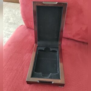 Collectibles.WOOD DISPLAY BOX FOR ONE CERTIFIED  COIN HOLDER CASE.Nice